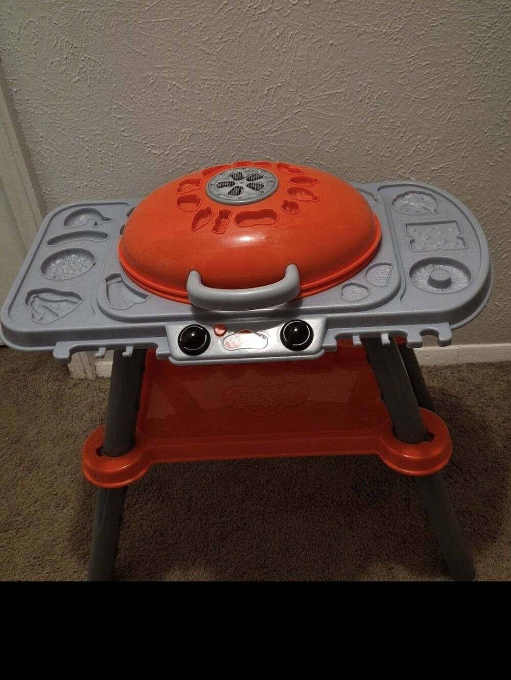 PLAY-DOH ULTIMATE KID-SIZED BBQ GRILL AND ACCESSORIES - Picture 2 of 11